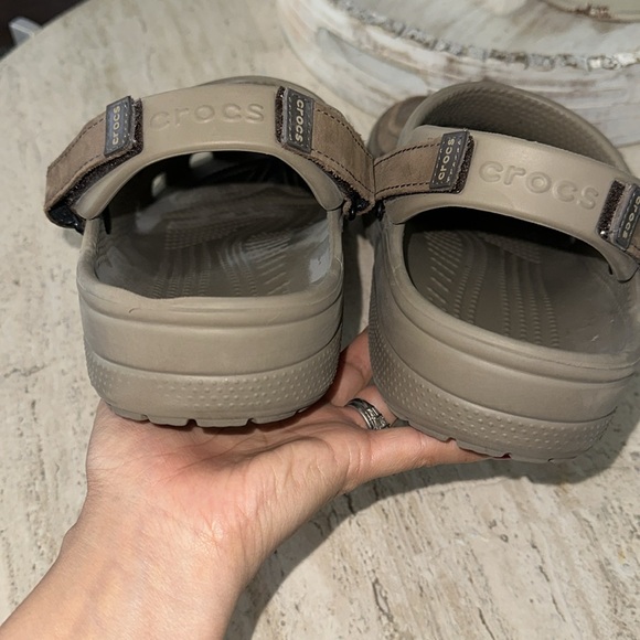 CROCS Yukon Vista Clog Sz 15 Men’s flexible faux leather Velcro strap Tan Brown - Picture 13 of 16